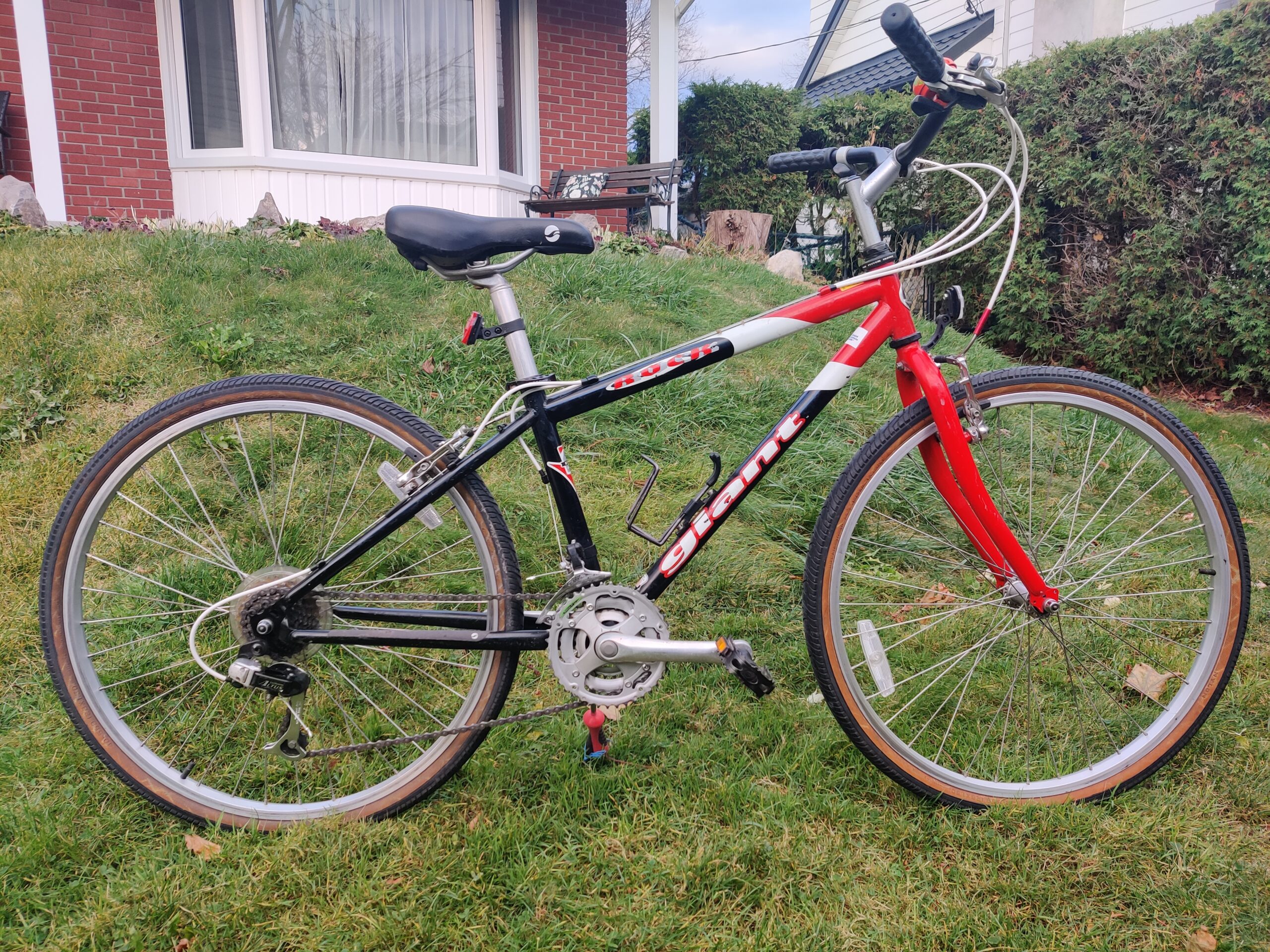 GIANT Rock – Les Cycles Recyclés Dave